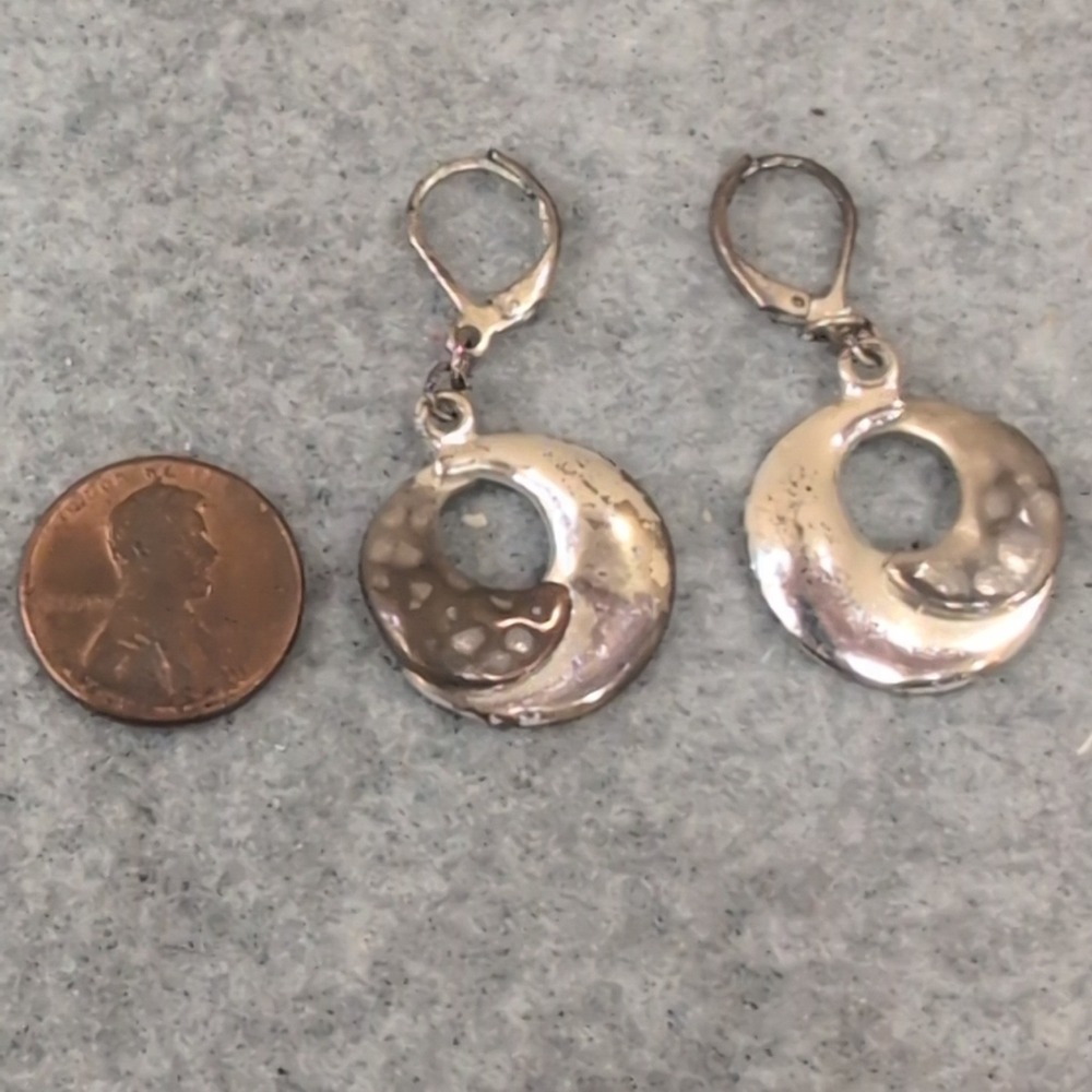Vintage Silver Tone Leverback Dangle Earrings Textured Circle Design Modern - Picture 3 of 5